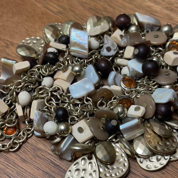 Hammered Medallion Beaded Statement Necklace y2k NWT - Picture 15 of 15